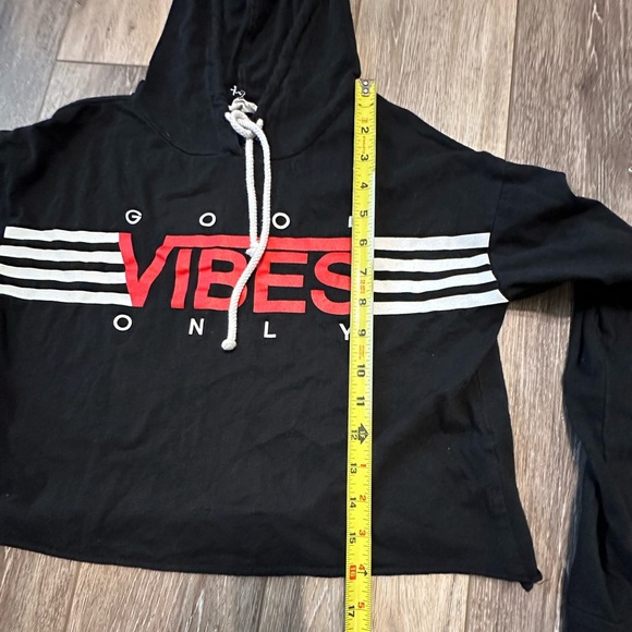 🛍️ Local Lab Cute Cropped hoodie with white straps great condition. - Picture 2 of 6